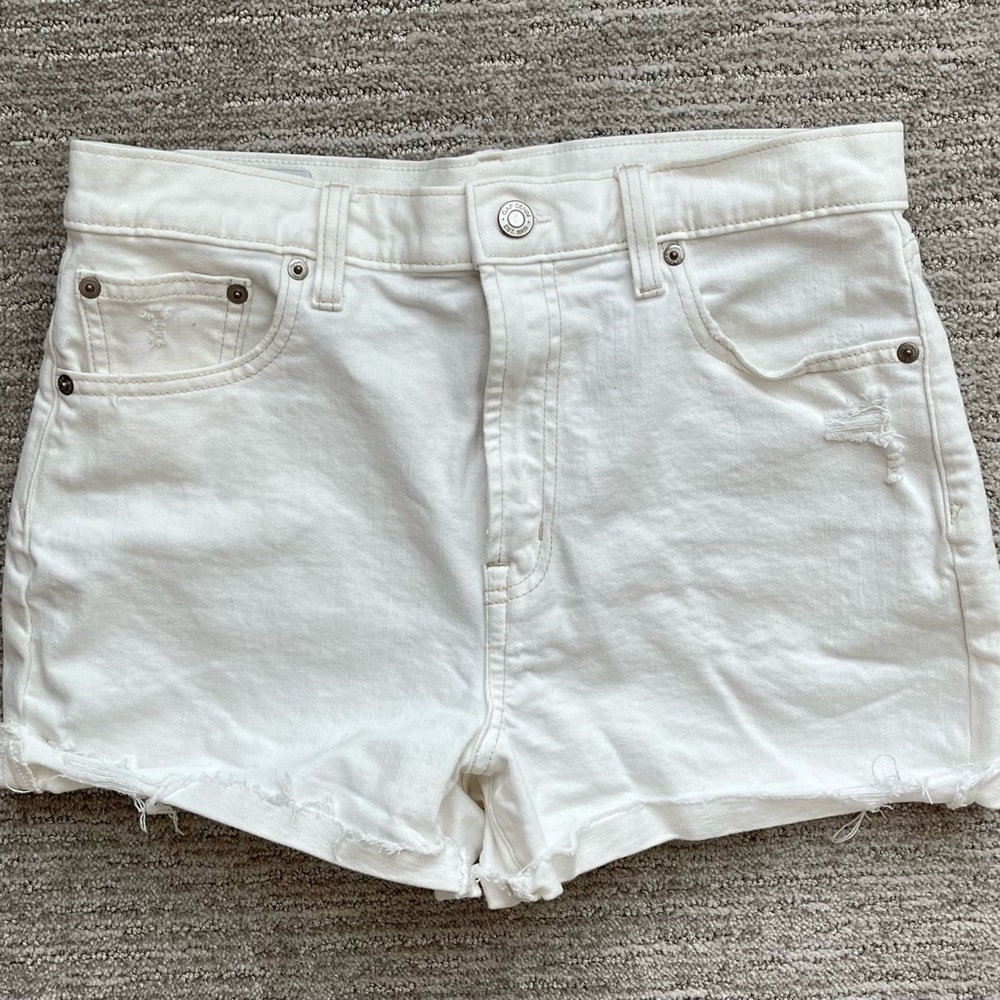 🎉 *3 FOR 25* GAP 4” Short High Rise - Size 29 / 8R - White